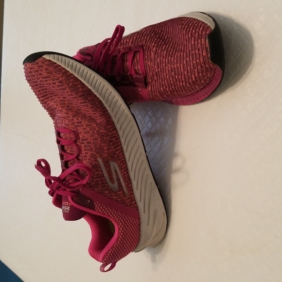 Size 11US Skechers GO RUN FORZA 3 Pink sneakers - Picture 2 of 6